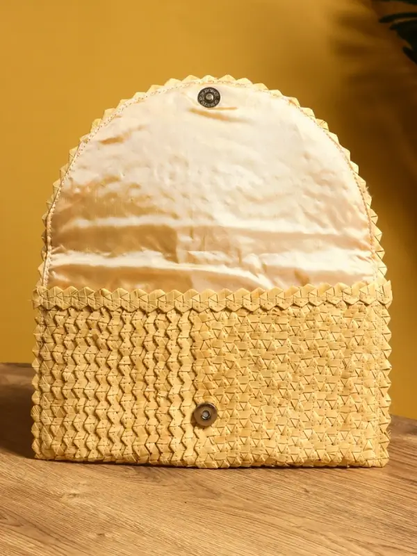 Сумка клатч плетёная из пальмового листа, 28&times;16&times;2 см, бежевая