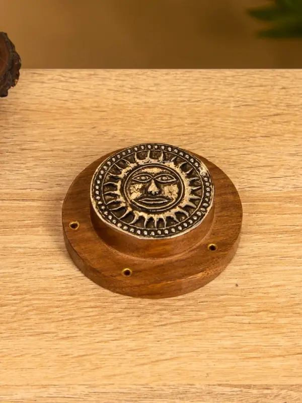 Подставка под благовония "Домовой" 7х7х2,5 см, дерево шишам