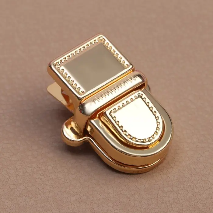 Застёжка для сумки, 2.5&times;3.1 см, цвет золотой