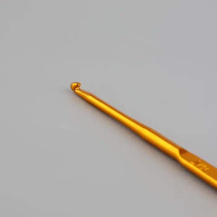 Крючок для вязания, двусторонний, d=2/3 мм, 13.5 см, цвет золотой