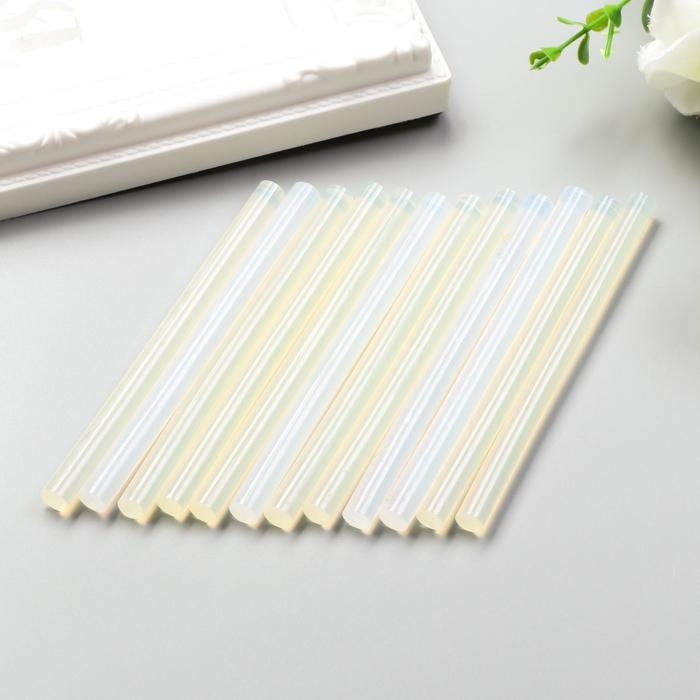 Клей для клеевого пистолета в стержнях прозрачный d=7 мм l=10 см (набор 12 шт) Клей для клеевого пистолета в стержнях прозрачный d=7 мм l=10 см (набор 12 шт)