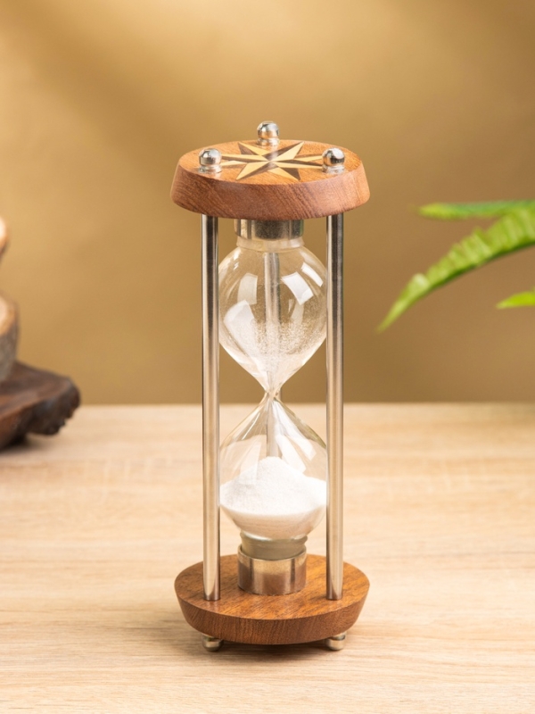 Песочные часы &laquo;Стороны света&raquo;, 6.5&times;6.5&times;18.6 см, дерево, стекло, сталь