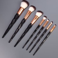 Набор кистей д/макияжа 7шт 20см нейло/пластик черный пакет QF