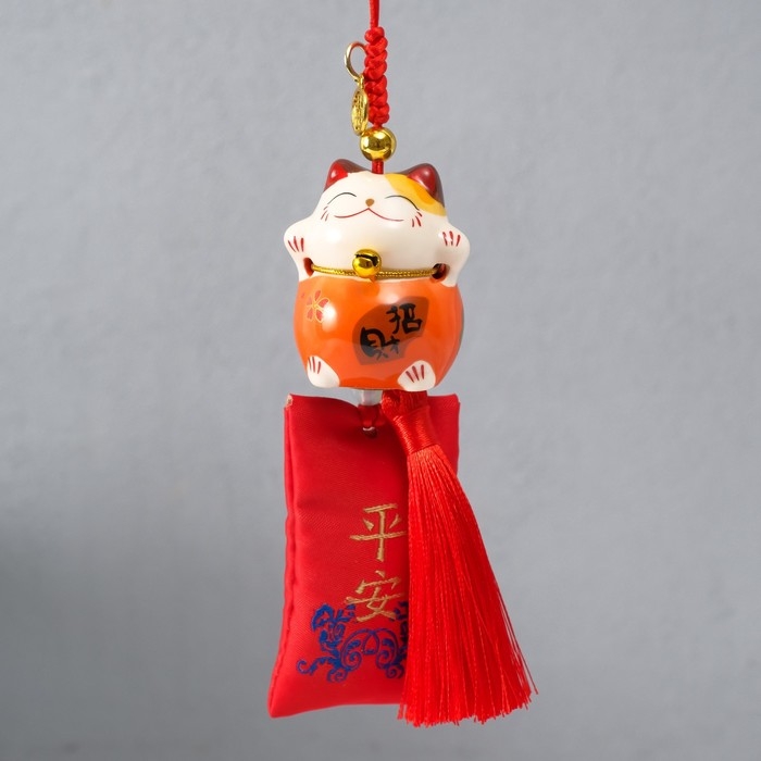 Подвеска керамика "Манэки-нэко с мешком удачи" оранжевый 3,8х4х21 см