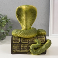 Фигурка "КОБРА НА СУНДУКЕ  20 х17 х 12 см.