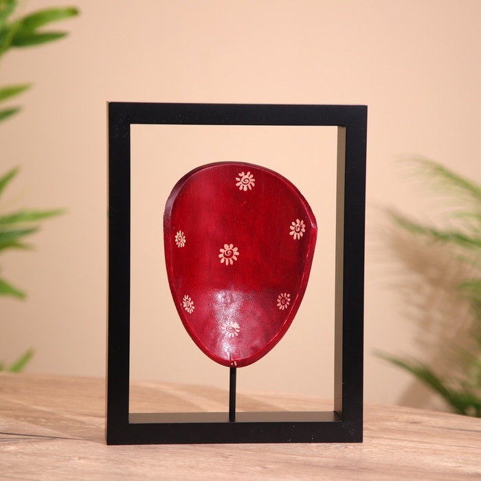 Сувенир "Маска в рамке" батик, дерево 22х5х29 см