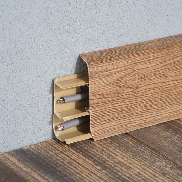 Плинтус напольный 55мм "Деконика", 211 Дуб рустик 2,2м