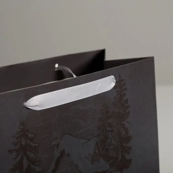 Пакет подарочный новогодний ламинированный &laquo;Лесная опушка&raquo;, ML 27 х 23 х 11,5 см