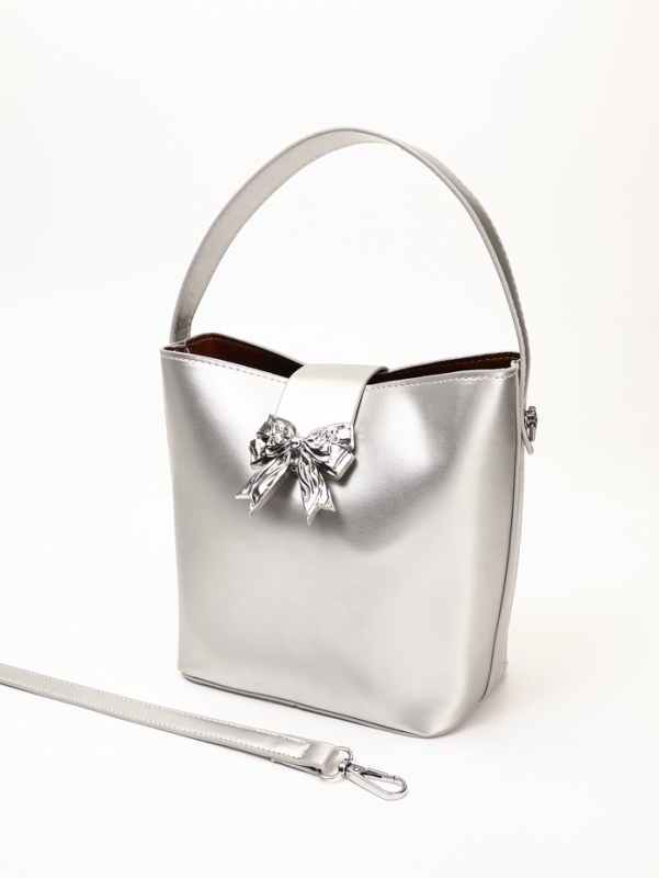 Сумка женская, 27*7*12, отд на молнии, длин ремень, серебро