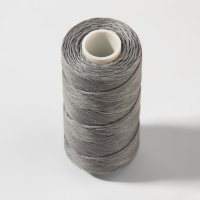 Нитки вощёные, плоские, 150D/16, 0,8 мм, 50 ± 2 м, цвет светло-серый Нитки вощёные, плоские, 150D/16, 0,8 мм, 50 ± 2 м, цвет светло-серый