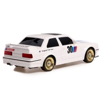 Машинка на пульте управления &laquo;Легенда Дрифта&raquo;, радиоуправление, полный привод, 40 км/ч, 2 комплекта колёс, 1:16, цвет белый