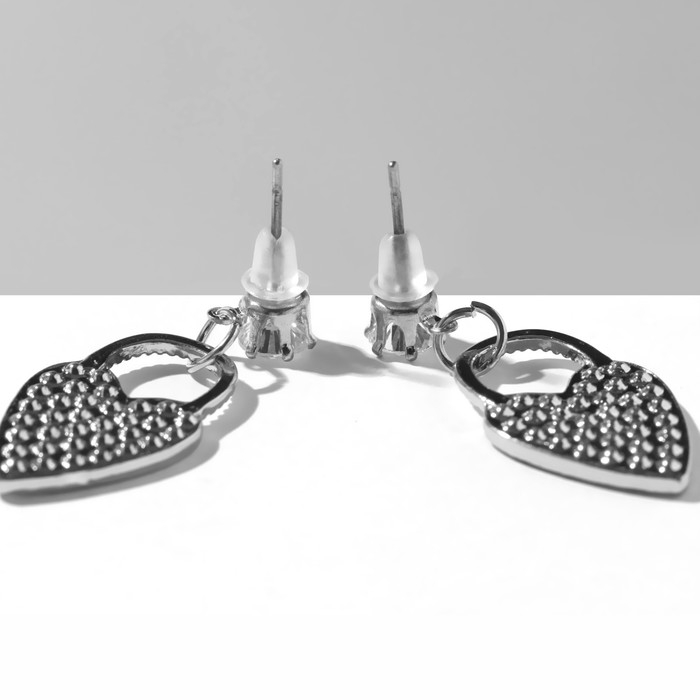Серьги со стразами «Сердца» замки, цвет белый в серебре Серьги со стразами «Сердца» замки, цвет белый в серебре
