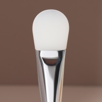 Кисть для масок &laquo;SILVER&raquo;, силиконовая, с лопаткой, 14 (+/- 1) см, цвет серебристый/белый