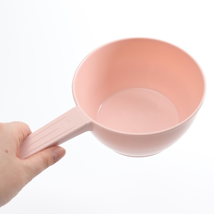 Ковш пластиковый для купания и мытья головы, детский банный ковшик, 1л., цвет розовая пудра Ковш пластиковый для купания и мытья головы, детский банный ковшик, 1л., цвет розовая пудра