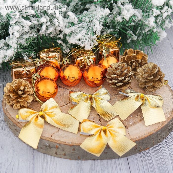 Набор украшений пластик 17 шт Набор украшений пластик 17 шт "Сюрприз" (4 шишки,4 подарка,4 бантика,5 шариков)