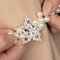 Подхват для штор &laquo;Звезда&raquo;, жемчуг на резинке, d = 4 см, 2 &times; 43 см, цвет белый