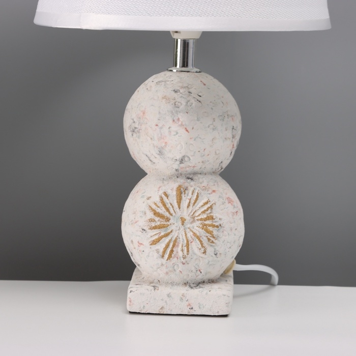 Лампа настольная "Ника" 1х40Вт Е14 белая  20х20х34см