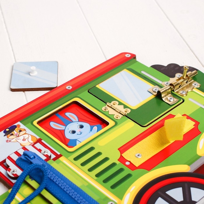 Бизиборд &laquo;Зелёный паровоз&raquo;