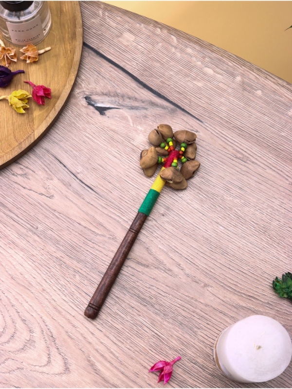 Сувенирный музыкальный инструмент Сувенирный музыкальный инструмент "Маракас" махагон, орехи кемири, 20х12х3 см