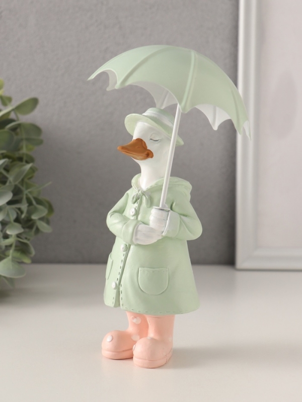 Сувенир полистоун "Утка в зелёном дождевике под зонтом" 7х6,5х15,5/18 см