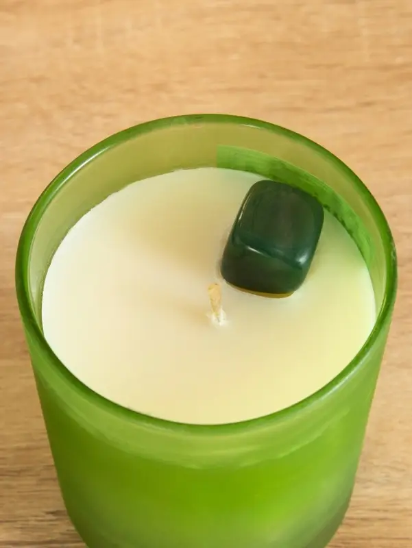 Свеча в стекле с камнем Manifest цветочный 200 гр соевый воск