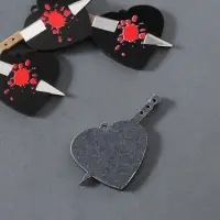 Декор для творчества акрил зеркальный "Нож в сердце" 5,5х3,2х0,4 см