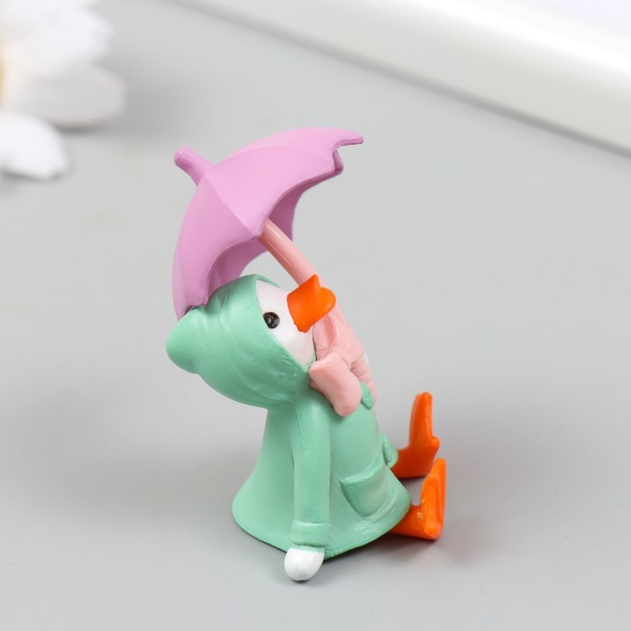 Фигурка для флорариума полистоун "Утёнок в дождевике" МИКС 4х5 см