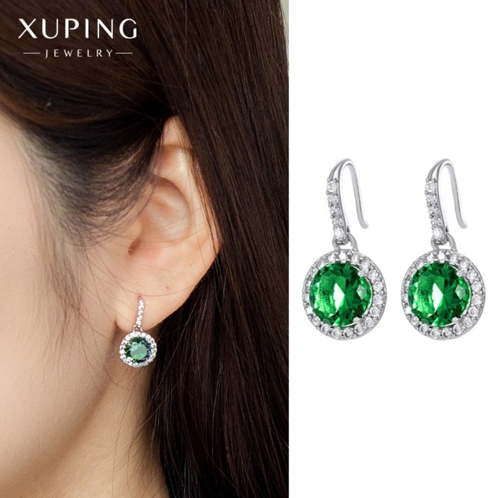 Серьги со стразами XUPING круг, цвет бело-зелёный в серебре Серьги со стразами XUPING круг, цвет бело-зелёный в серебре