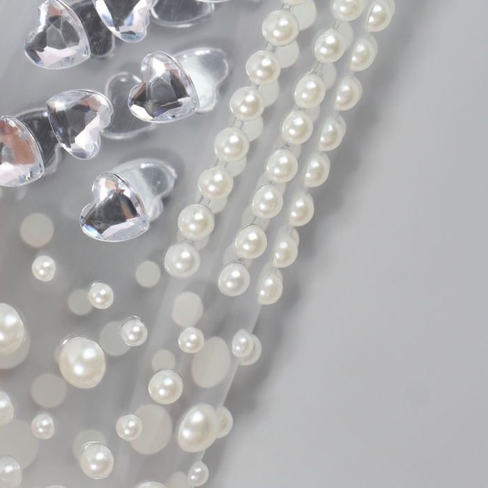 Стразы и жемчуг самоклеящиеся &laquo;Ассорти&raquo;, фигурные, 125 шт на листе, цвет серебряный