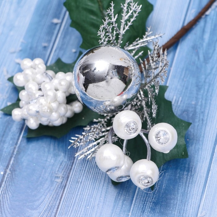 Декор "Зимние грезы" ягоды драгоценные камни шар, 16 см