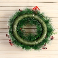 Венок новогодний d- 26 см "Уютная сказка" бантики в клетку шишки шарики