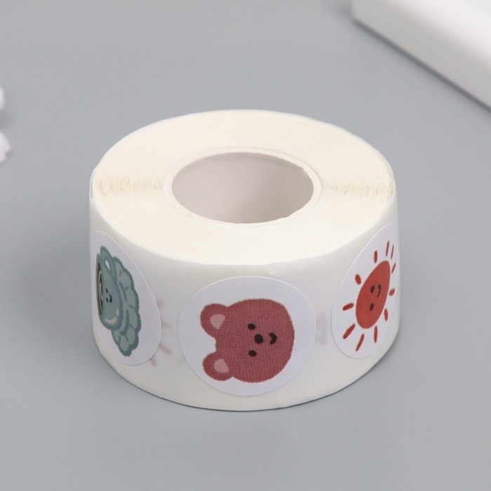 Наклейка бумага "Весёлые картинки" d=2,5 см 500 шт в рулоне 3х5,5х5,5 см