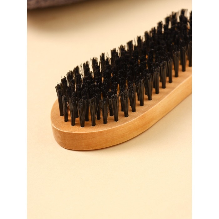 Щётка для одежды деревянная LaDо́m, 13×5×3 см, искусственный ворс, 130 пучков Щётка для одежды деревянная LaDо́m, 13×5×3 см, искусственный ворс, 130 пучков