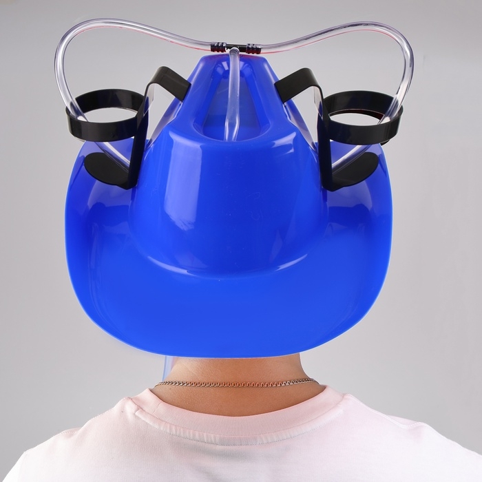 Ковбойская шляпа с отверстиями под банки Ковбойская шляпа с отверстиями под банки "Клуб любителей пива"