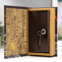 Сейф-книга дерево кожзам "Космонавт на луне" 21х13х5 см Сейф-книга дерево кожзам "Космонавт на луне" 21х13х5 см