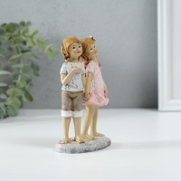 Сувенир полистоун "Мальчик с девочкой - дружба" 7,5х4,5х13 см