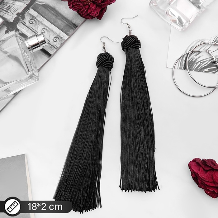 Серьги «Кисти» романс, цвет чёрный в серебре, длина кисти 16 см Серьги «Кисти» романс, цвет чёрный в серебре, длина кисти 16 см