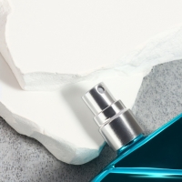 Флакон для парфюма «Сердце», стеклянный, с распылителем, 25 мл, цвет голубой Флакон для парфюма «Сердце», стеклянный, с распылителем, 25 мл, цвет голубой