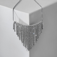 Колье &laquo;Водопад&raquo; треугольник, цвет белый в серебре, 35 см