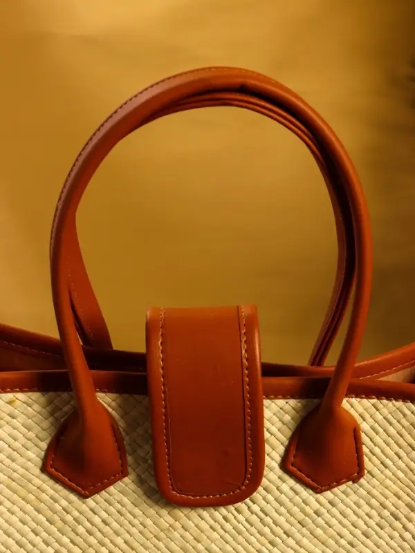 Сумка плетёная на застёжке из пандана 30х10х35 см, бежево-коричневый