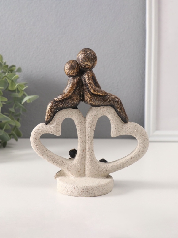 Сувенир полистоун "Пара на каменных сердцах с розами" под бронзу 7,5х15,3х18 см
