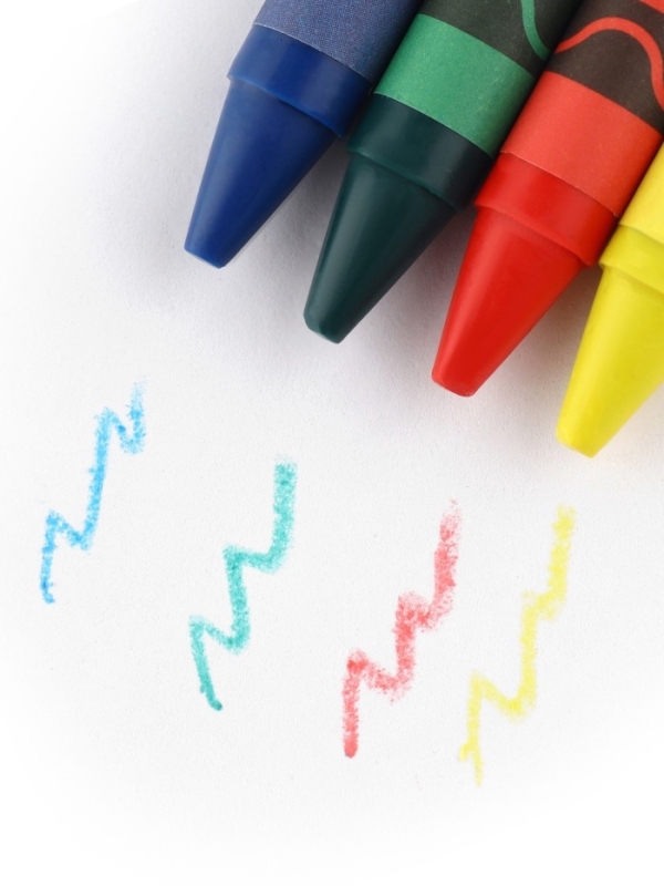 Блокнот-раскраска, трафарет, цветные мелки, линейка "С 8 марта! Ты прекрасна!"