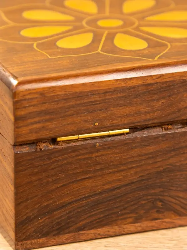 Шкатулка "Цветок" 10х10х6 см, дерево шишам