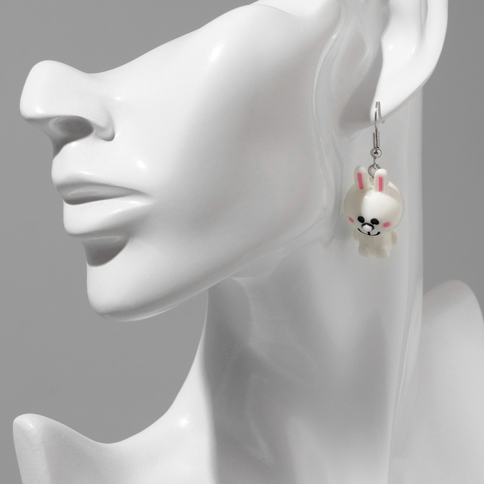 Серьги с эмалью «Вкусняшки» зайчик и морковка, цвет оранжево-белый Серьги с эмалью «Вкусняшки» зайчик и морковка, цвет оранжево-белый