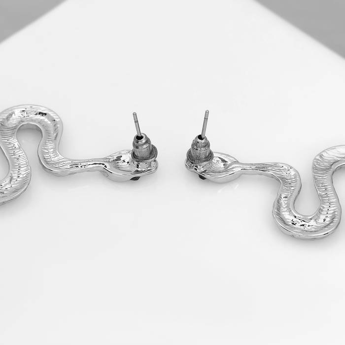 Новый год! Символ года 2025! Серьги металл &laquo;Змея&raquo; пламенное желание мини, цвет чёрный в серебре