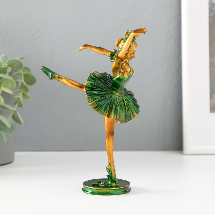 Сувенир полистоун Сувенир полистоун "Балерина в короне. Полёт" 17,8 см