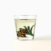 Новогодняя свеча гелевая в стакане с декором внутри &laquo;Новый год: Еловый лес&raquo; 5 х 5 х 6 см