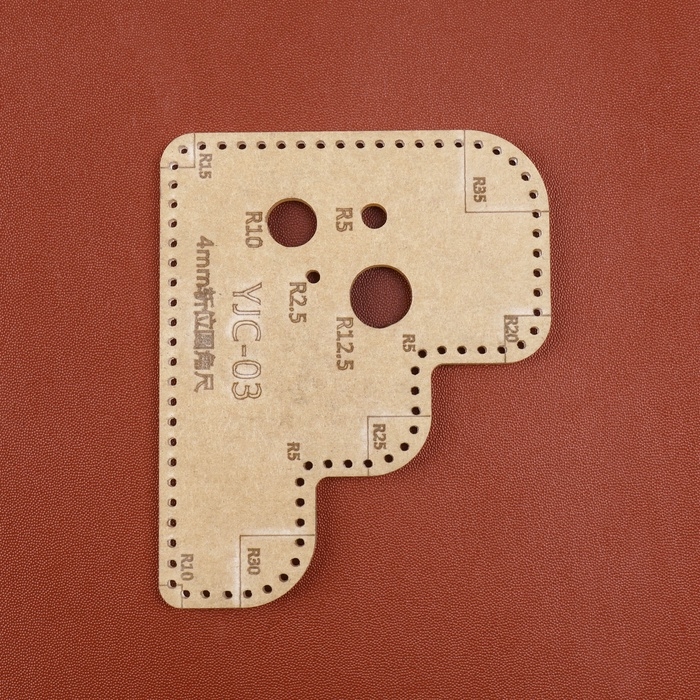 Линейка радиусная, для кожи, шаг 4 мм, акриловая, R5 - 35, S3 Линейка радиусная, для кожи, шаг 4 мм, акриловая, R5 - 35, S3