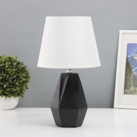 Лампа настольная "Грань" 1х40Вт Е14 черный 19,5х19,5х35,5см Лампа настольная "Грань" 1х40Вт Е14 черный 19,5х19,5х35,5см