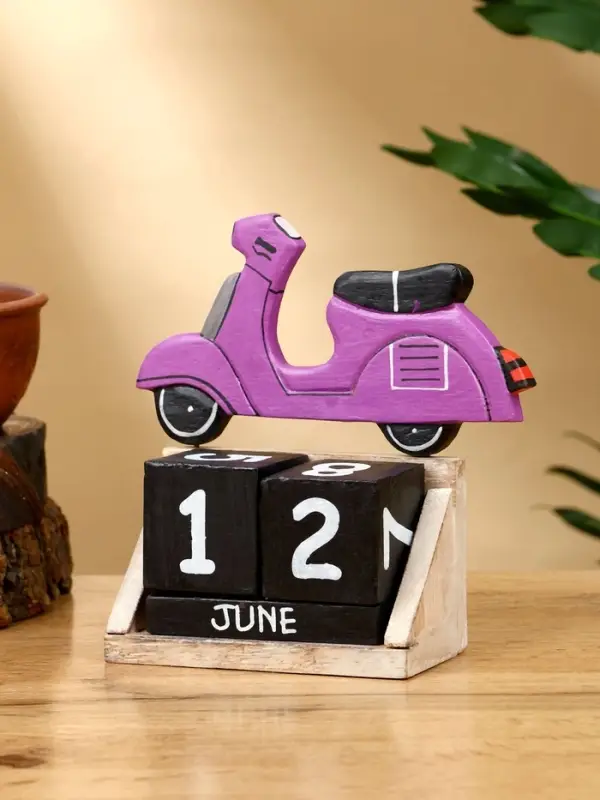 Календарь настольный &laquo;Мопед&raquo;, 14&times;5.5&times;14.5 см, дерево, фиолетовый